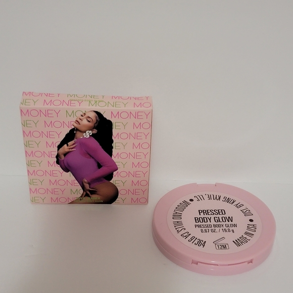 Kylie Jenner Cosmetics Pressed Body Glow Highlighter - Picture 2 of 6
